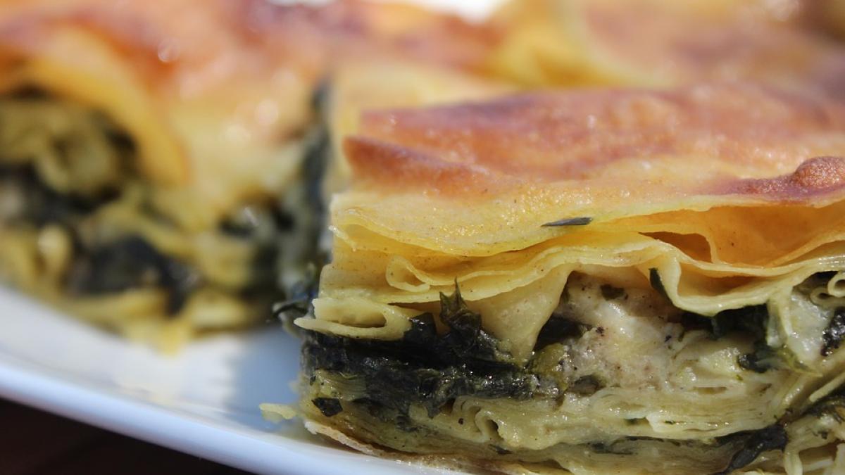 borek--placinta-turceasca-cu-branza-si-spanac--reteta-delicioasa_30505900