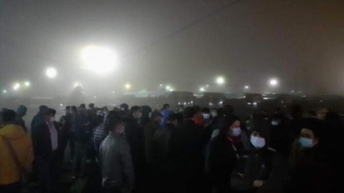 protest-la-transurb--compania-de-transport-public-din-galati--autobuzele-si-troileibuzele-nu-au-plecat-pe-trasee--video_90282300