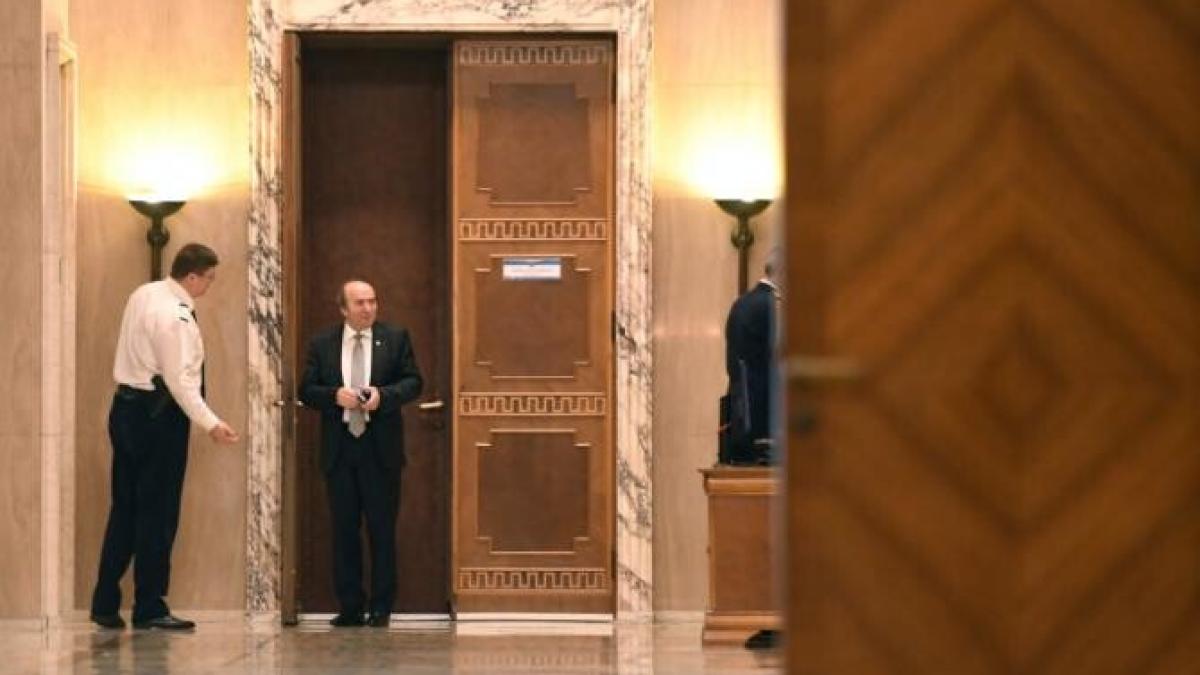 tudorel-toader_04702100