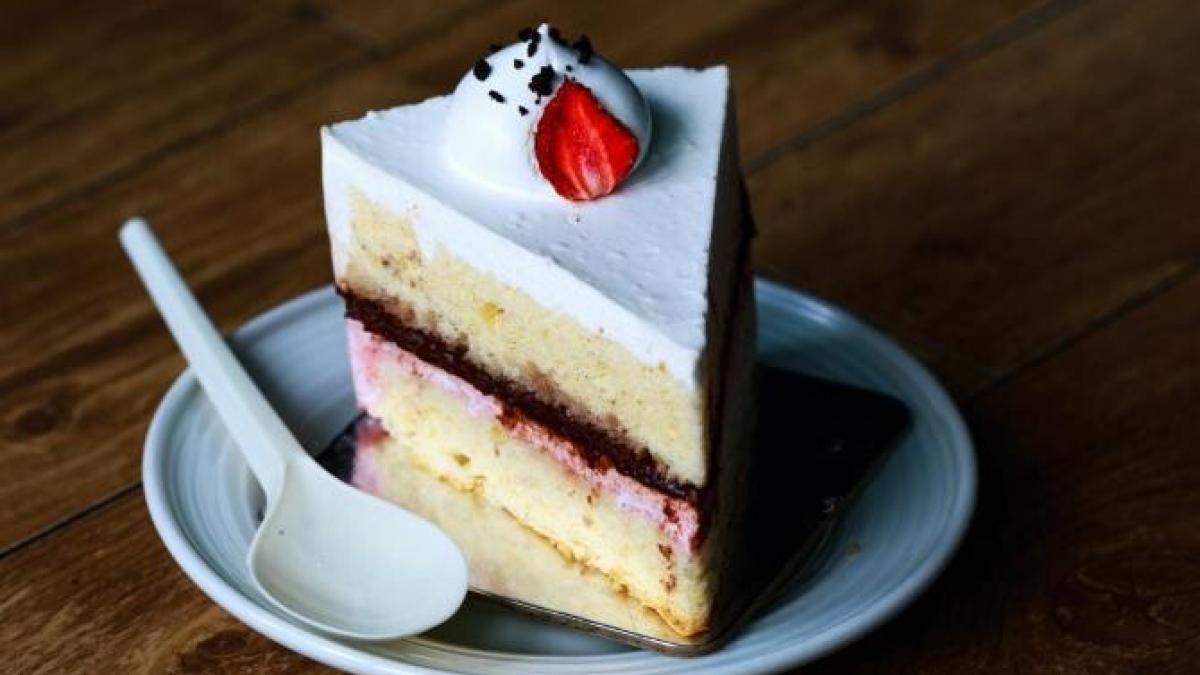 prajitura-cu-5-oua--un-desert-ieftin-si-simplu-reteta_96750700