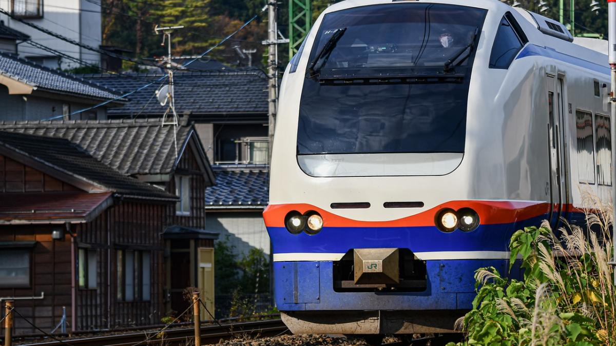 tren_japonia_pxb_49473000