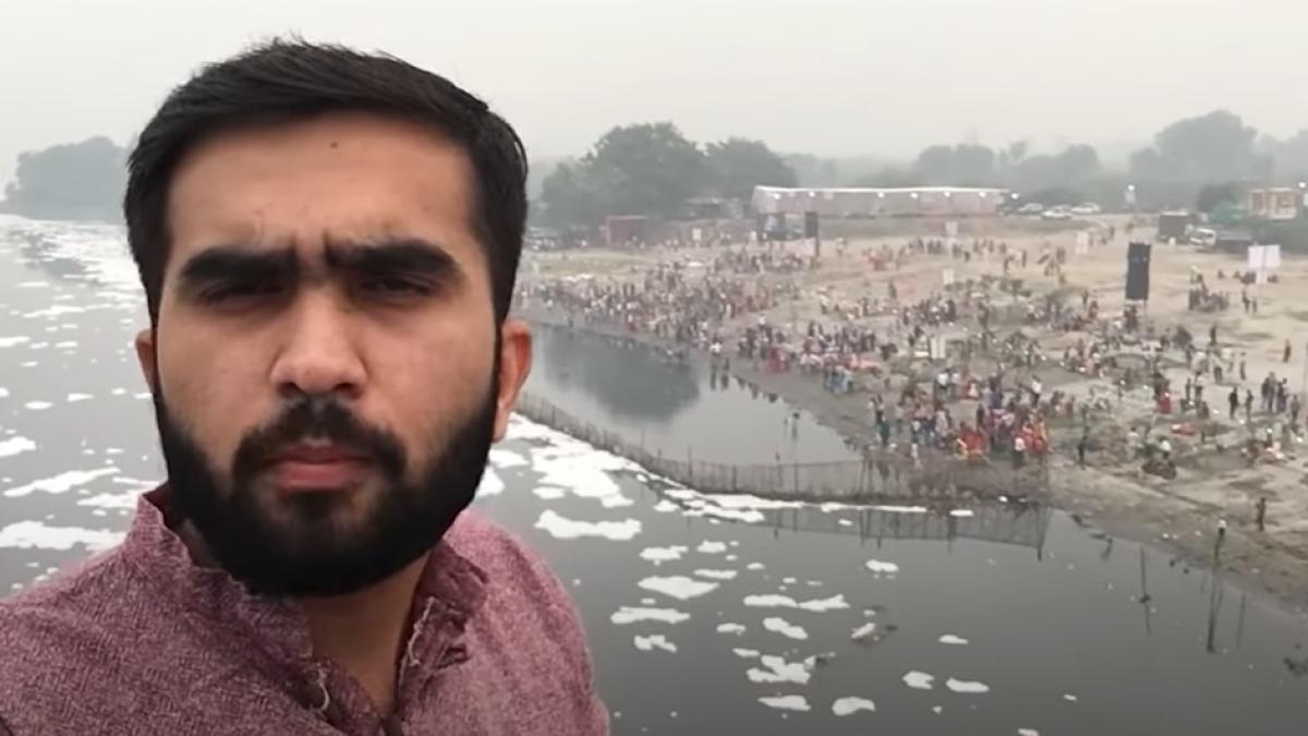 oameni-se-scalda-in-apa-toxica-india_31324900