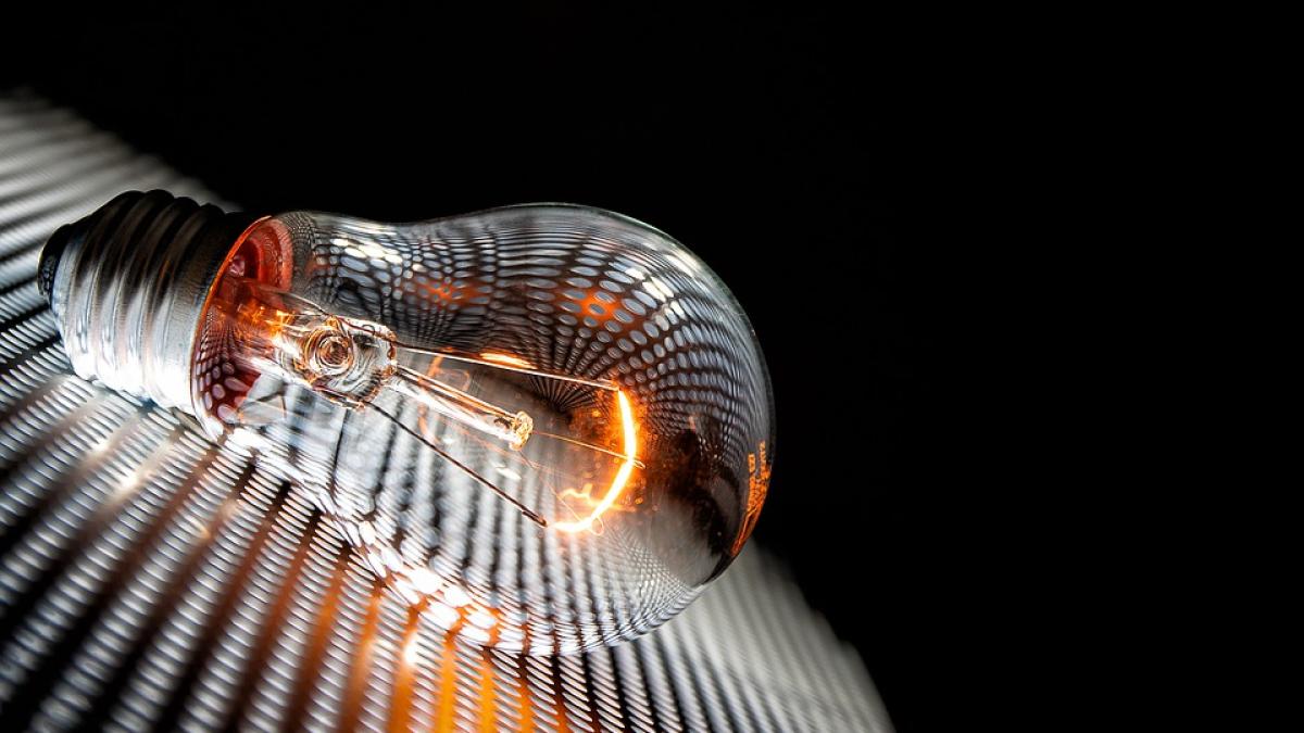 facturi-electricitate-intarziere_34643900