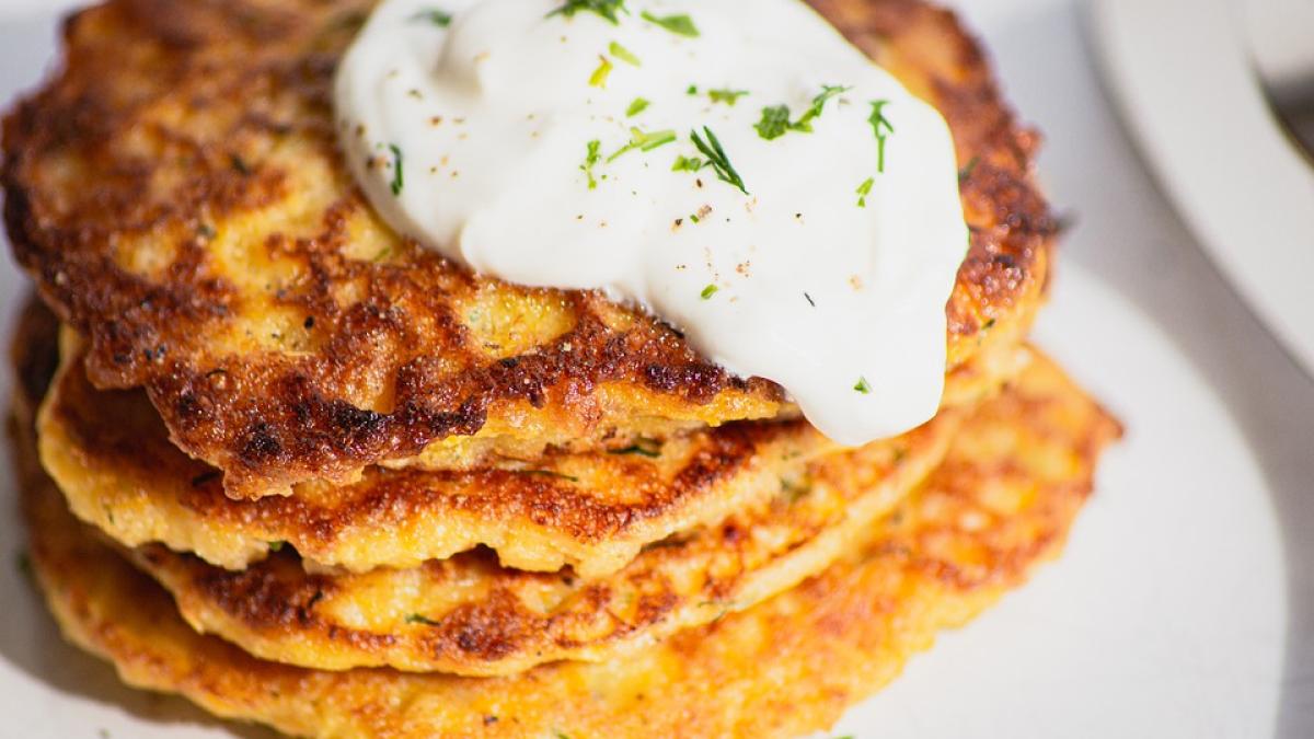 mic-dejun-elvetian--clatite-de-cartofi-reteta-1_01945900