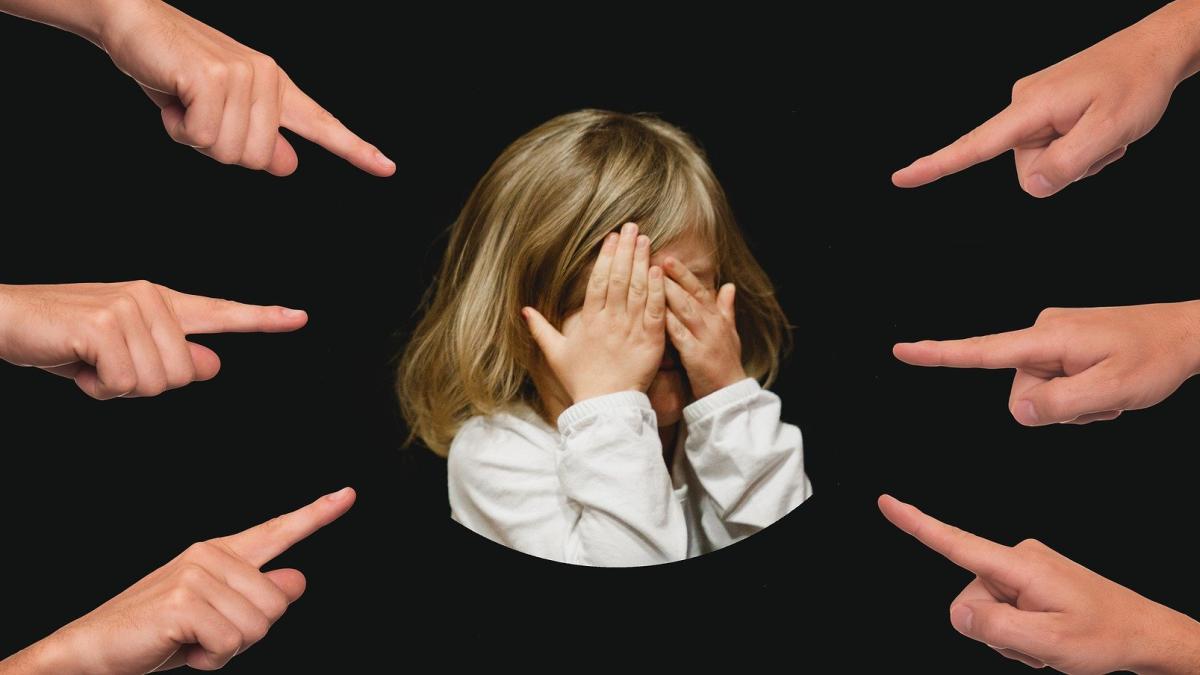 bullying_copii_victime_online_pxb_41702300