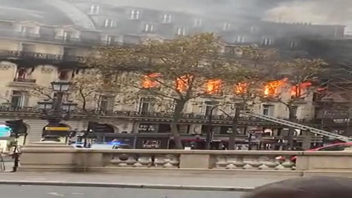 incendiu-opera-din-paris_82021300