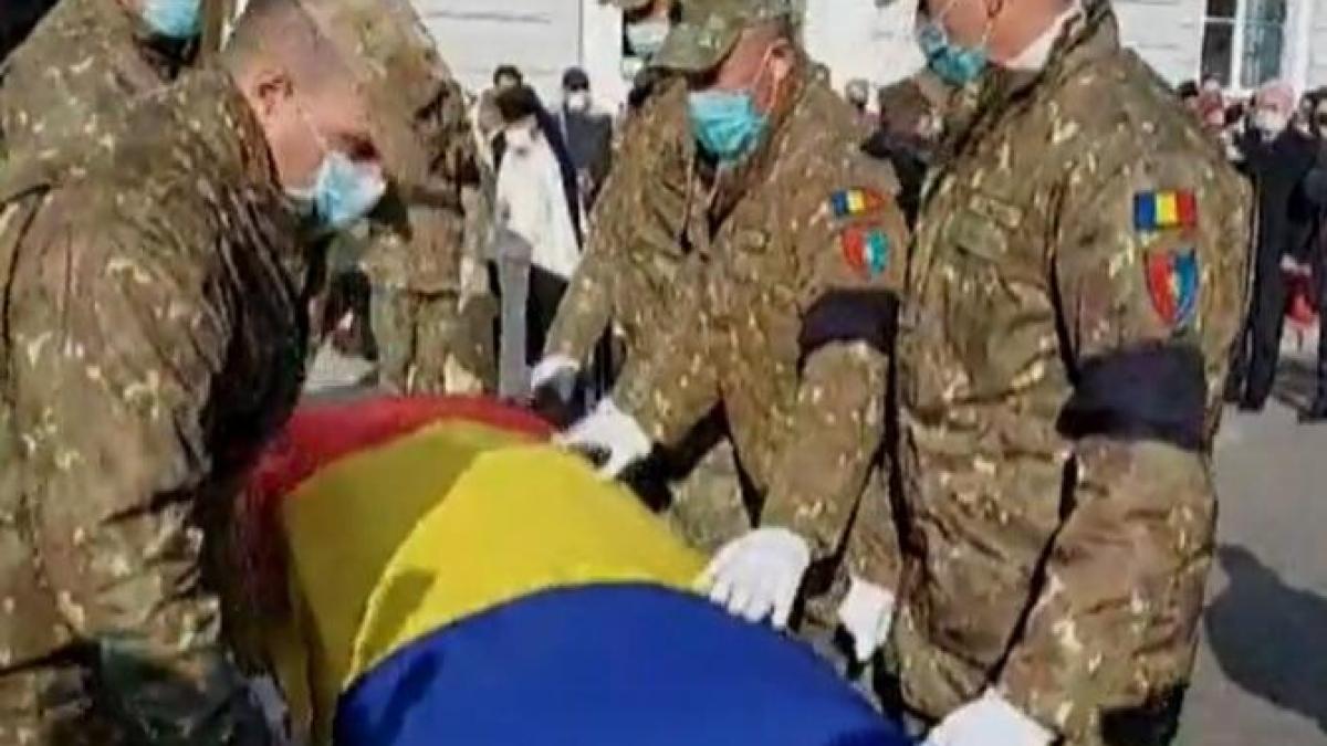 benone-sinulescu--inmormantat-cu-onoruri-militare-2_11961000