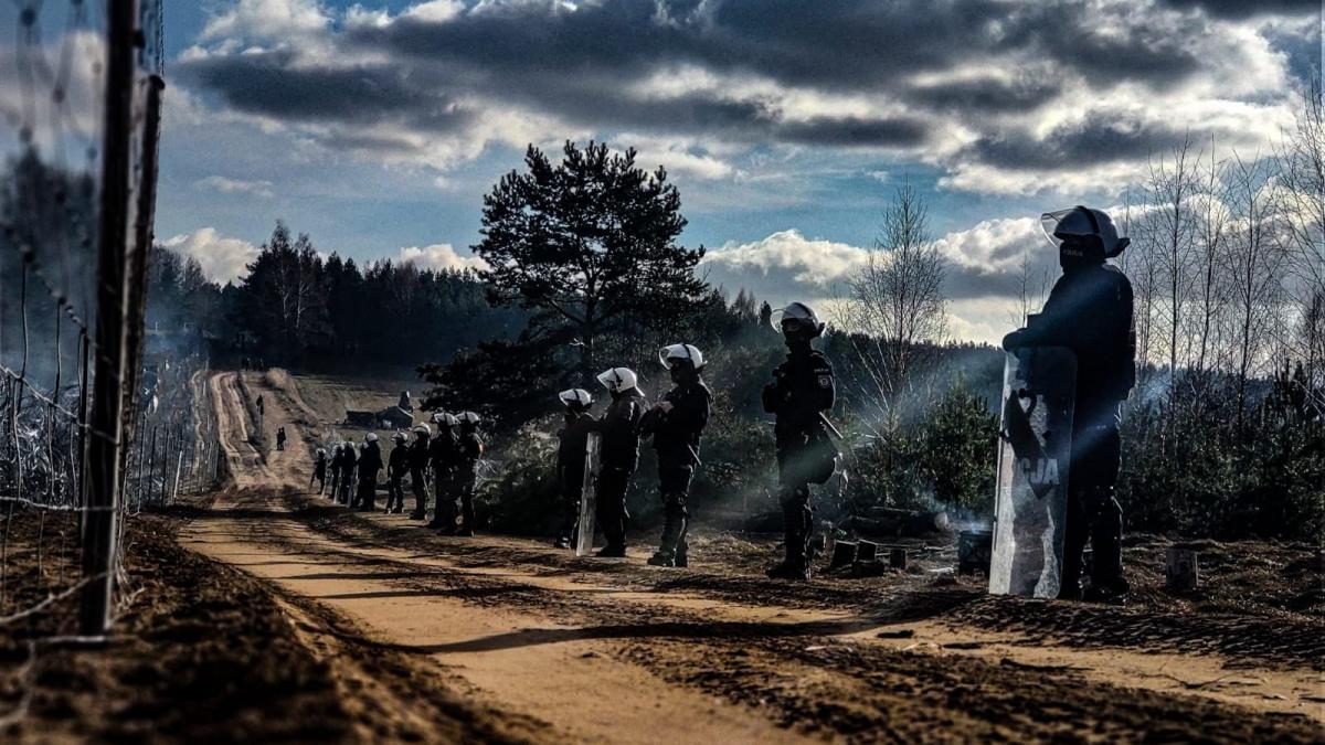 polonia-migranti-politie_76084400