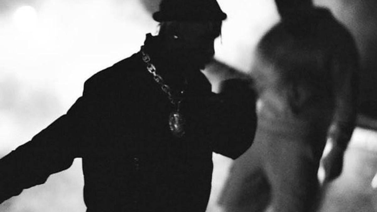 travis-scott-ajutor-inmormantare-facebook_34606800