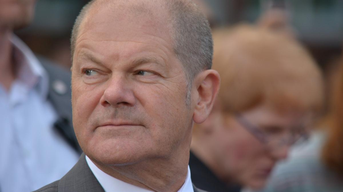 olaf-scholz-a-evitat-sa-spuna-asa-sa-mi-ajute-dumnezeu_62376300