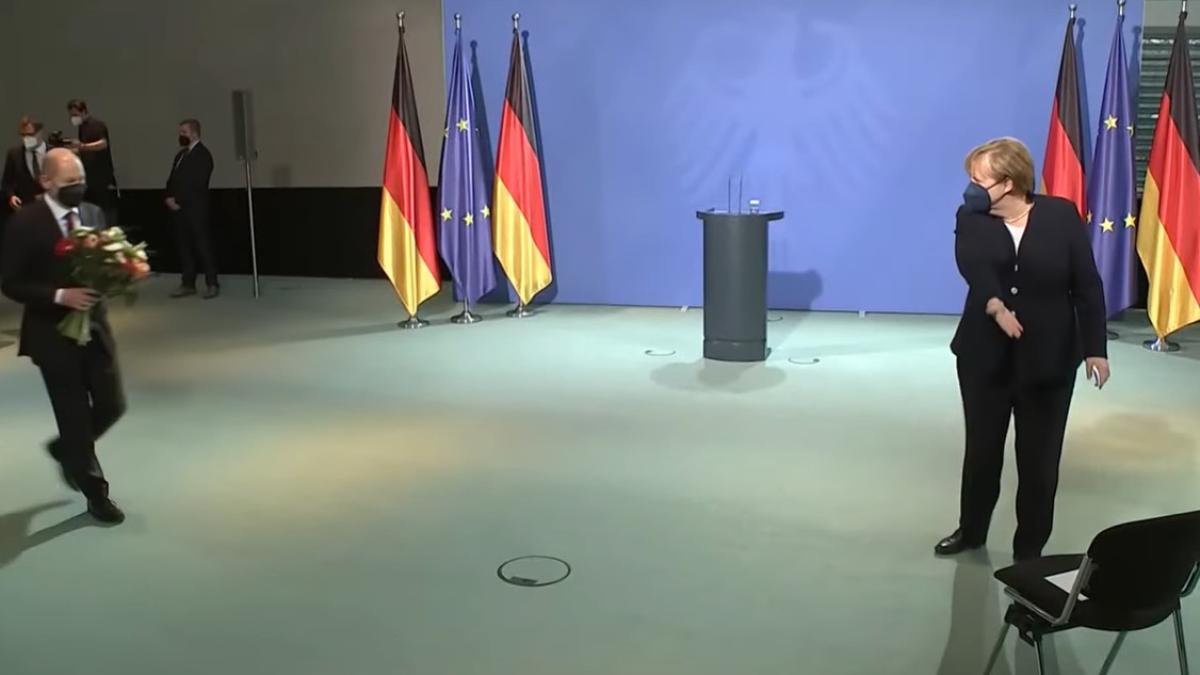 scholz-si-merkel_80825700