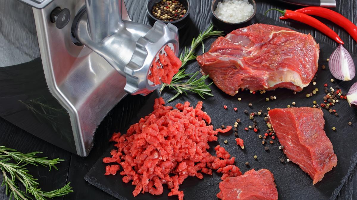 atentionare-despre-carnea-tocata--la-ce-sa-ai-grija-cand-o-cumperi-si-cata-ai-voie-sa-mananci-pe-saptamana-aprc-ccprc-86sta-e-adevaprc-ccprc-86rul_14697700