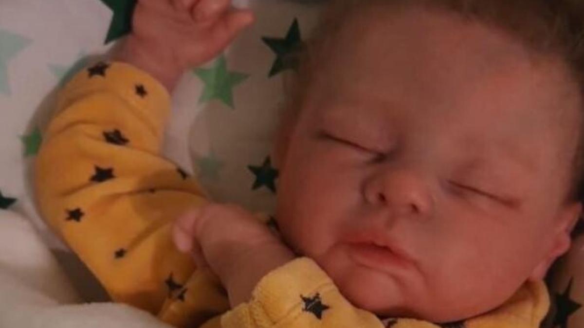 bebelusi-reali-din-plastic-captura-video-bbc_51042800