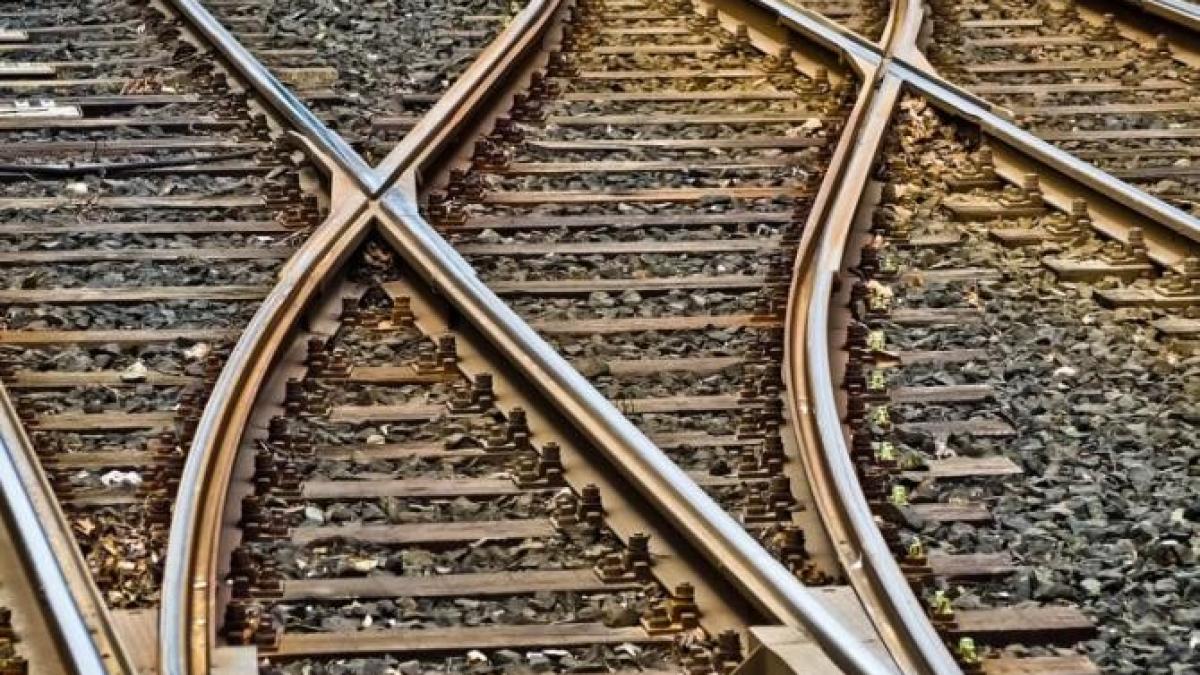 istrate-explica-dezastrul-cailor-ferate-o-lentoare-de-neimaginat--coridorul-4-trebuia-sa-fie-gata-la-31-decembrie-2014-nu-e-gata-nici-acum_70195500