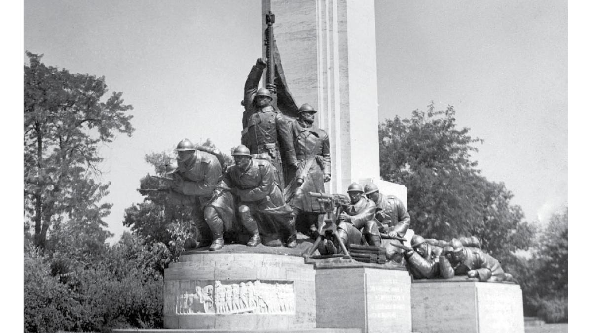 prc-e2prc-80prc-9emonumentele-romaniei-mari-din-bucurestiprc-e2prc-80prc-9d--expozitie-la-palatul-sutu_22877400