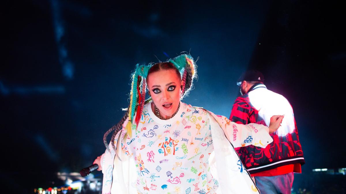 nu-imi-pasa-ce-spun-ceilalti--delia--marturisiri-am-invatat--in-timp--sa-ma-accept-asa-cum-sunt_97250200