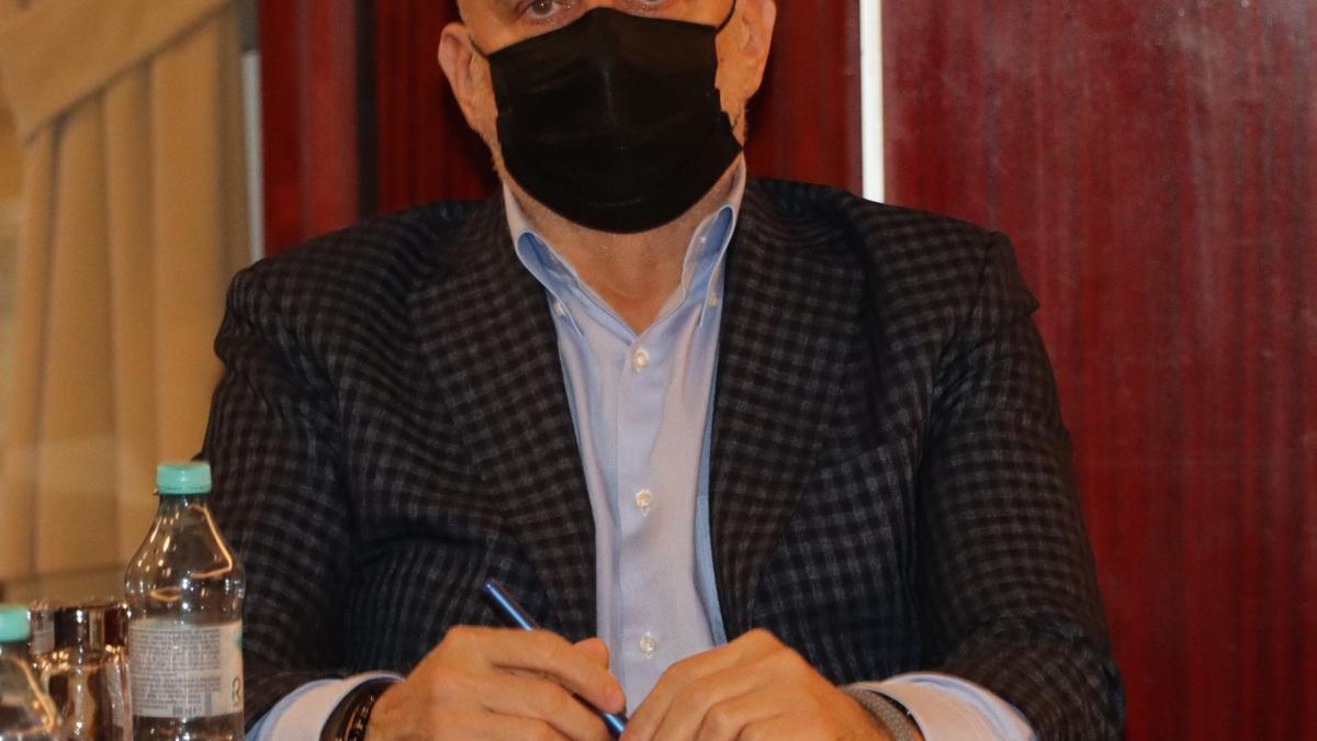 cum-a-inceput-drama-cailor-ferate--in-anii-90--dumitru-costin--scena-in-biroul-directorului-dacia-imi-iau-astia-gatul--cand-se-va-afla--iese-poporul-in-strada_77485700