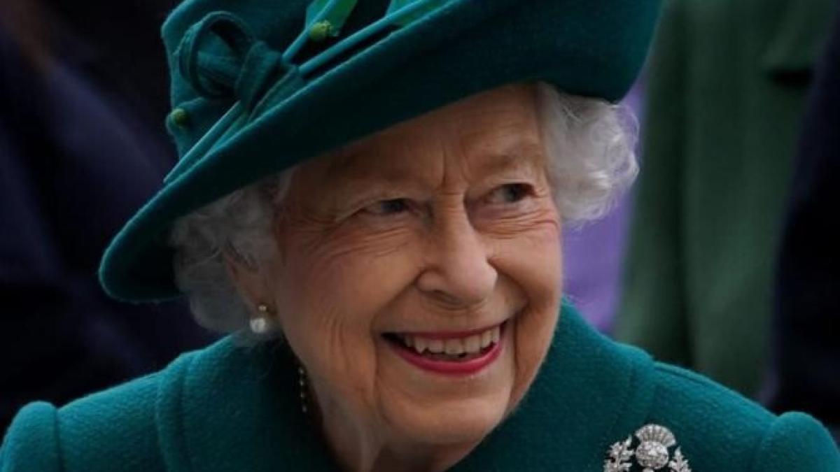 ce-meniu-de-lux-cere-regina-elisabeta-pentru-masa-de-craciun--fostul-bucatar-a-dezvaluit-fonfleurile-doar-cina-include-15-20-de-feluri-de-fripturi_26542100