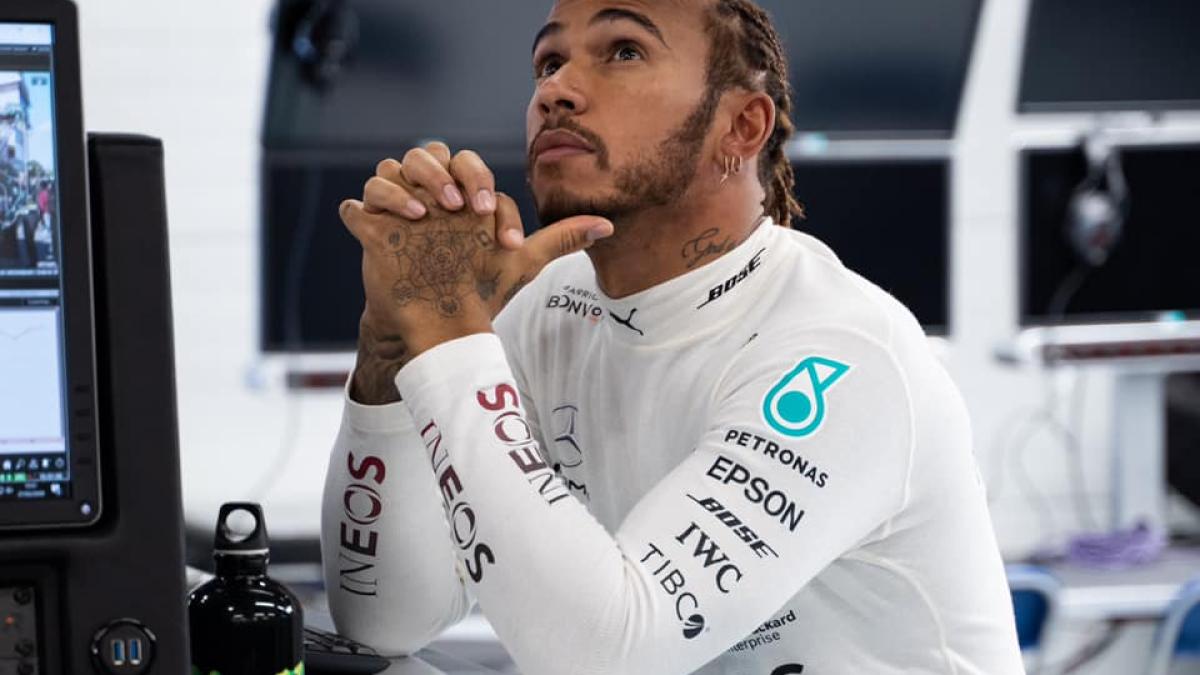 lewis_hamilton_cavaler_fb_67023800