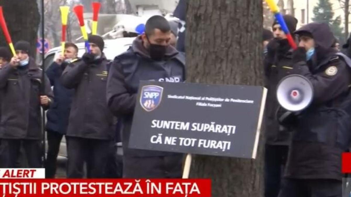 protest_politisti_03536400