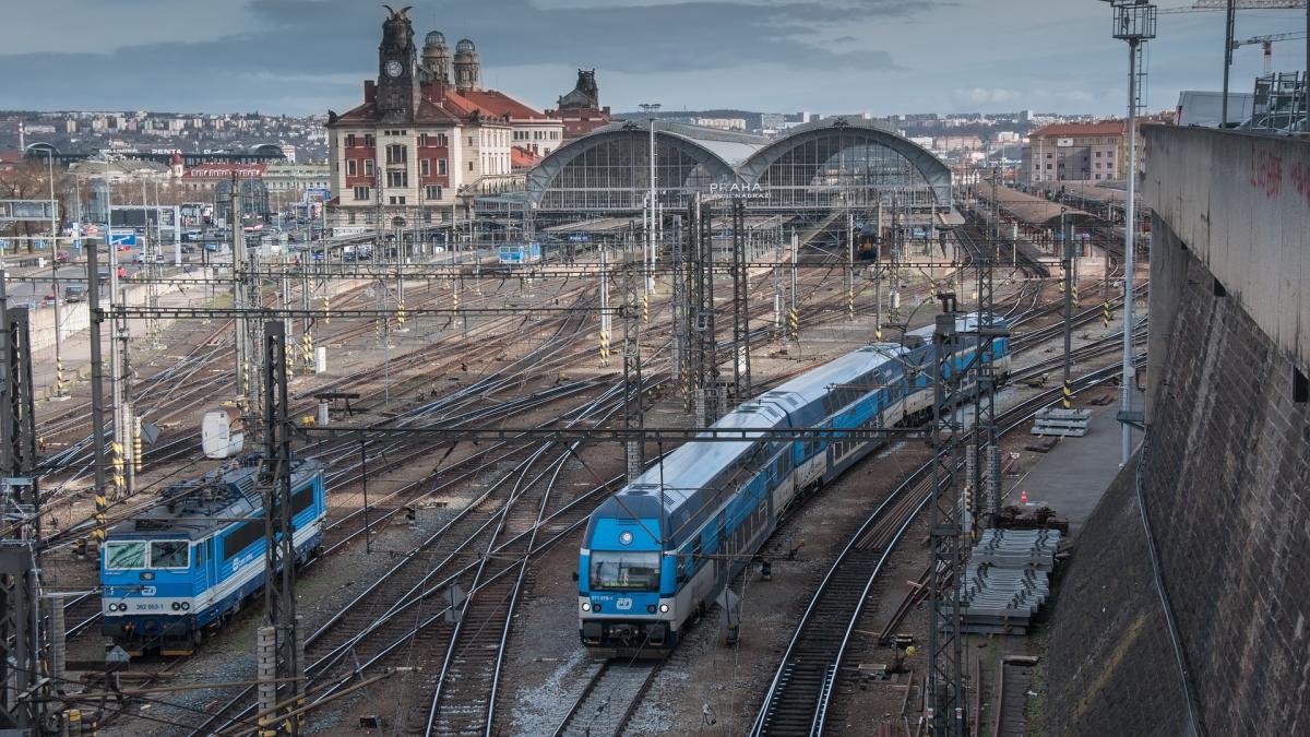 cfr_greva_transporturi_guvern_pxb_71064000