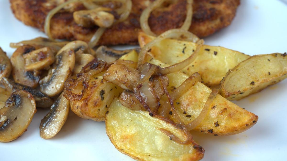 cartofi-cu-ciuperci-si-ceapa--reteta-de-post-rapida_11630900