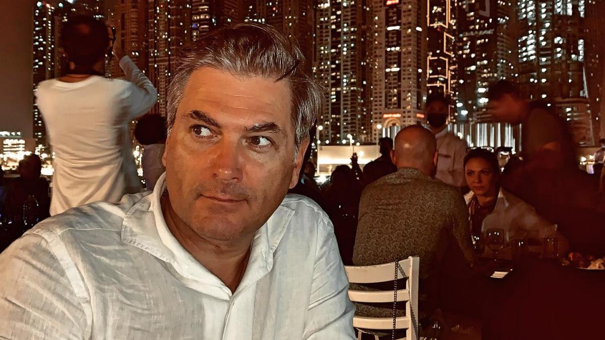 mircea-radu--la-o-terasa-din-dubai-mall-in-romania-apa-e-mai-scumpa_59959400