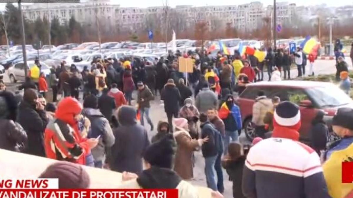 protest-certificat-verde--chirieac-lipsa-de-hotarare-a-guvernului--in-aplicarea-acestor-masuri--tine-de-lipsa-de-legitimitate-pe-care-si-o-autoinduce-2_66454600