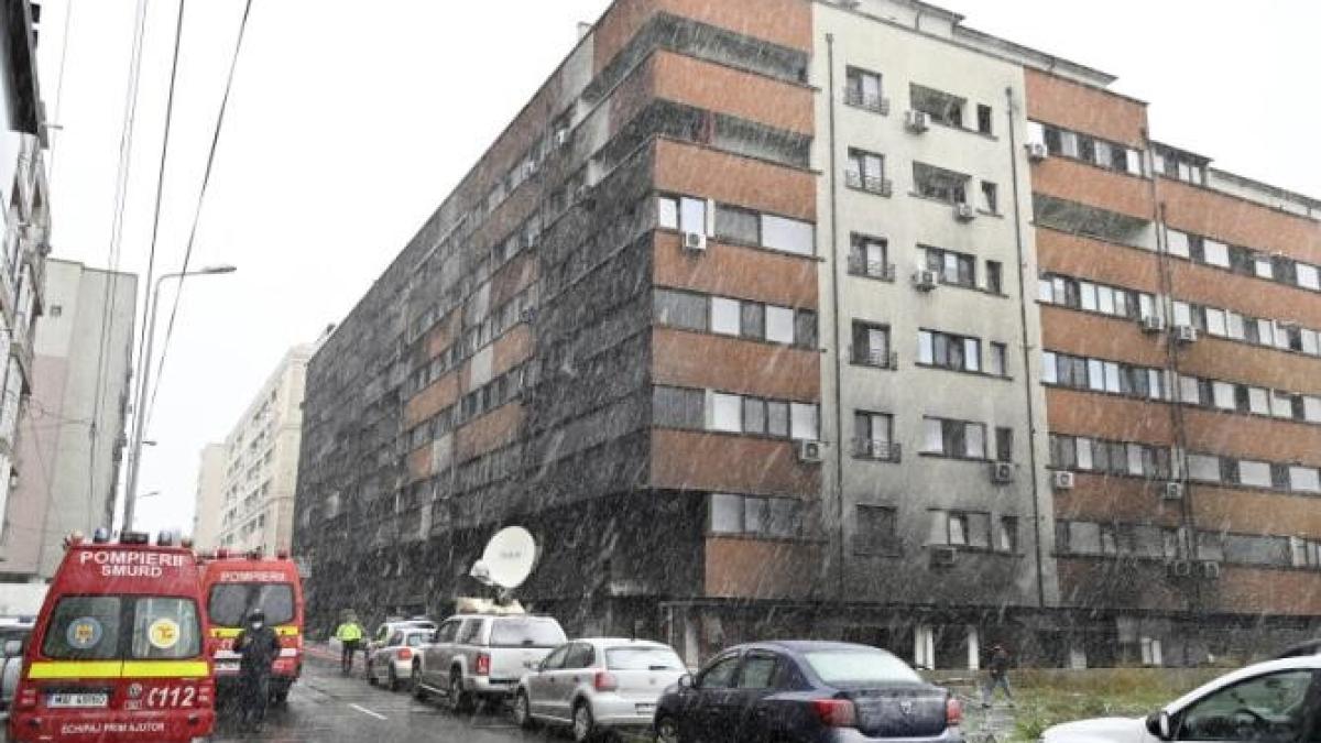 incendiu_constanta_bloc_agerpres_37736400