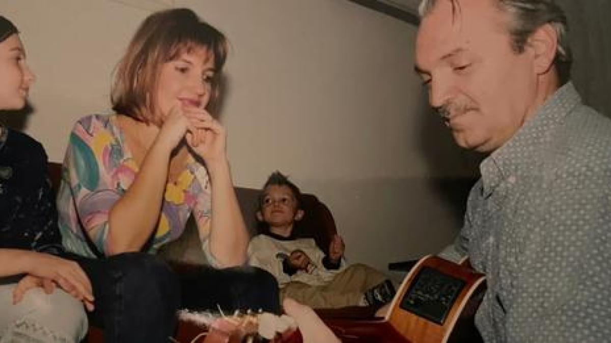 marina-almasan--piesa-ascunsa-alaturi-de-victor-socaciu-am-o-datorie-fata-de-tine-n-a-fost-facuta-publica-niciodata-pana-acum--ia-o-cu-tine--sa-ti-tina-de-cald_86277700