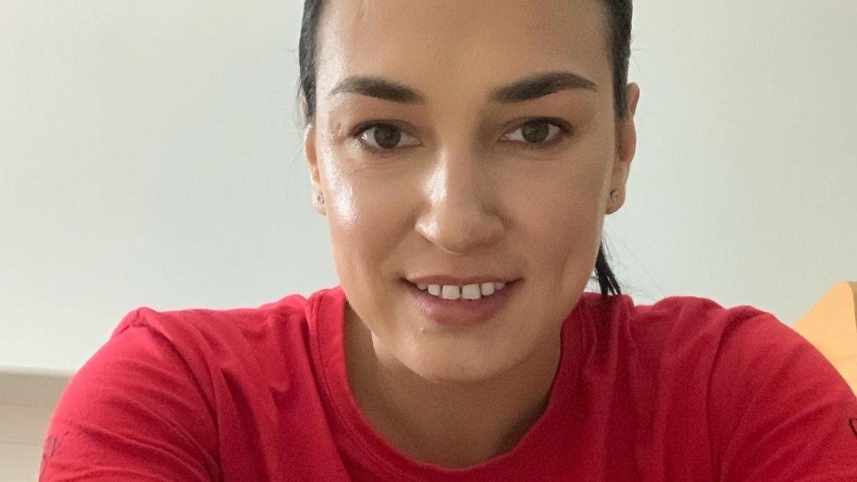 cristina_neagu_08877000