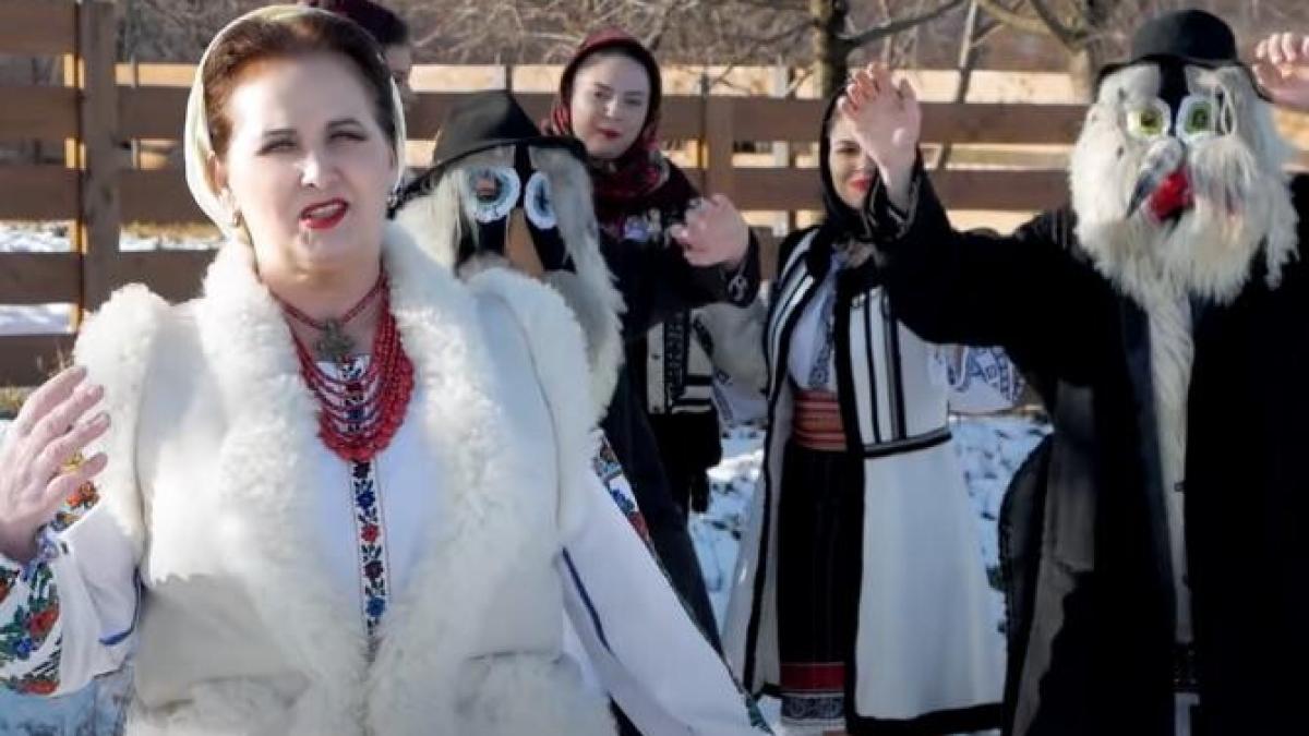 plugusorul-pandemiei--piesa-momentului-de-revelion--margareta-clipa--satira-la-multi-ani-cu-santate-si-s-aveati-imunitate--voi-si-ai-vostri-frati--sa-n-ajungeti-intubati_84204800