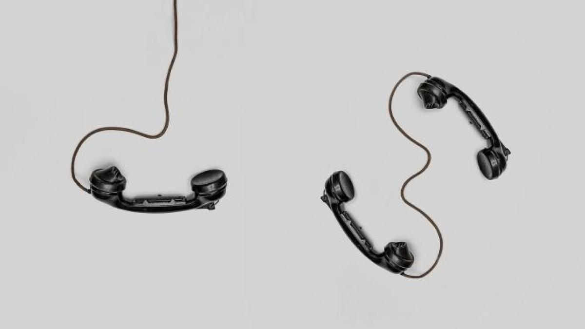 telefoane-ascultate-securitate-alfred-bulai-pexels_10129200