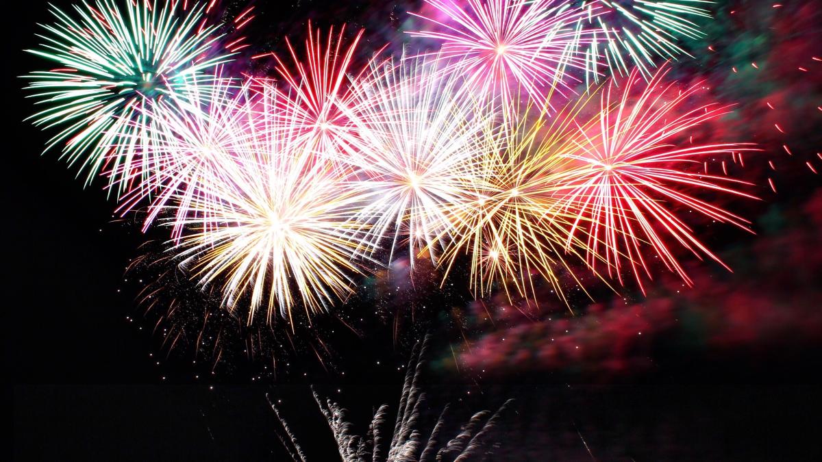 mesaje--sms--felicitari-de-revelion-2022--cele-mai-frumoase-urari-pentru-parinti--prieteni-si-toti-cei-dragi-6_25369600