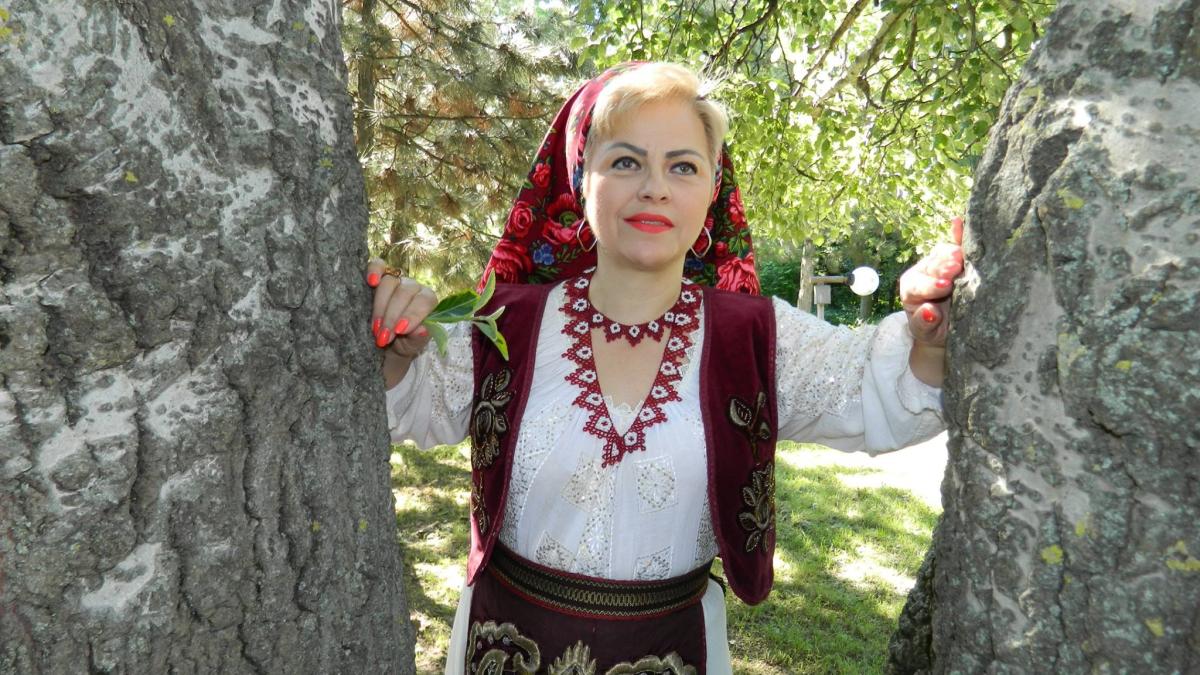 valeria-arnautu--durere-enorma--cum-si-a-pierdut-ambii-parinti--in-doua-saptamani-mi-am-rupt-mana-cand-m-am-intors-de-la-inmormanare_71149400