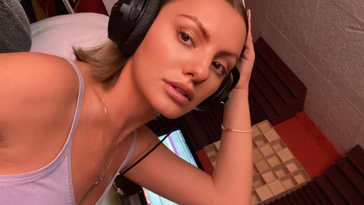 doamne--da-mi-puterea-de-a-accepta-lucrurile--alexandra-stan--despre-momentele-dificile-incerc-sa-imi-dau-seama-ce-am-facut---_06893600