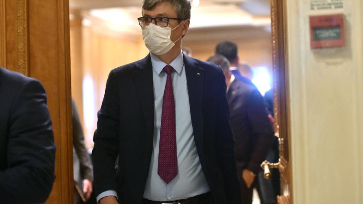 virgil-popescusa-ii-excludem-din-pnl-pe-parlamentarii-care-semneaza-suspendarea-presedintelui-iohannis_89117200