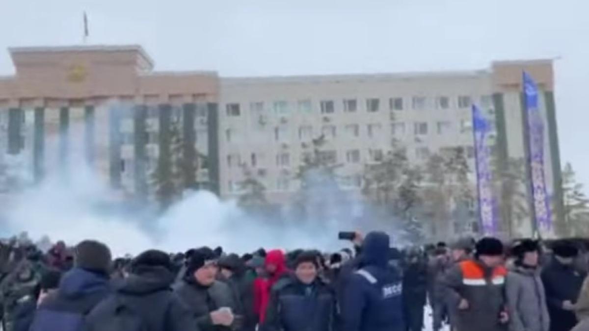 kazahstan-trupe-mentinere-a-pacii_88871600