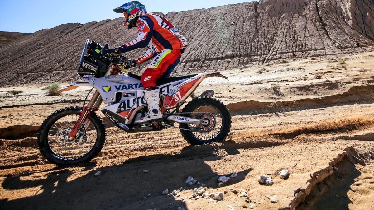 emanuel_gyenes_raliu_dakar_fb_79255200