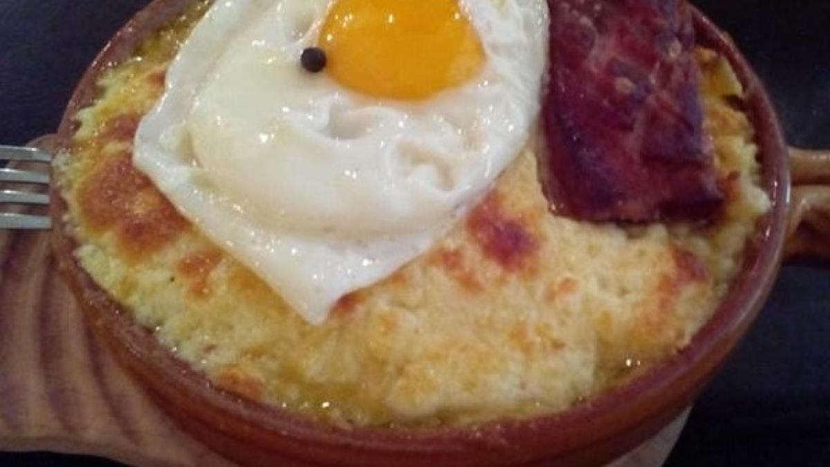 bulzul-ciobanesc--un-preparat-traditional-adorat-de-romani--cum-se-prepara_78796600