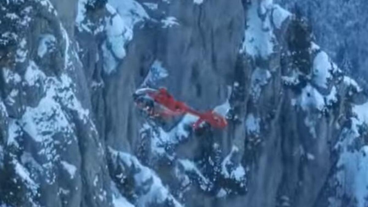 alpinista--moarte-dramatica-in-bucegi--chiar-de-ziua-ei--trupul-nu-a-putut-fi-recuperat-din-cauza-vremii_11554500