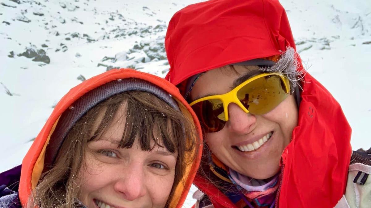 silvia-si-iulia-sora-geamana_00047400