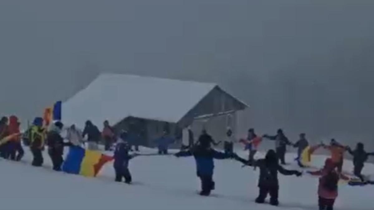 hora-unirii-pe-munte_05888300