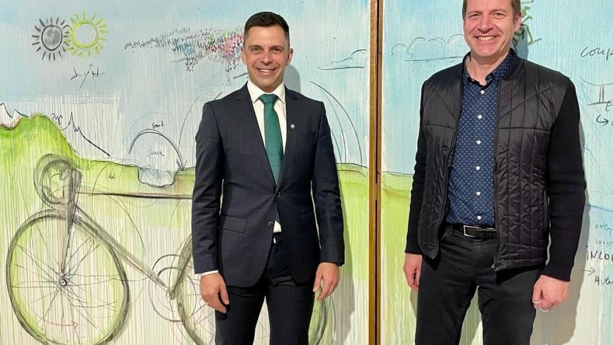 eduard_novak_turul_frantei_bucuresti_fb_91300500