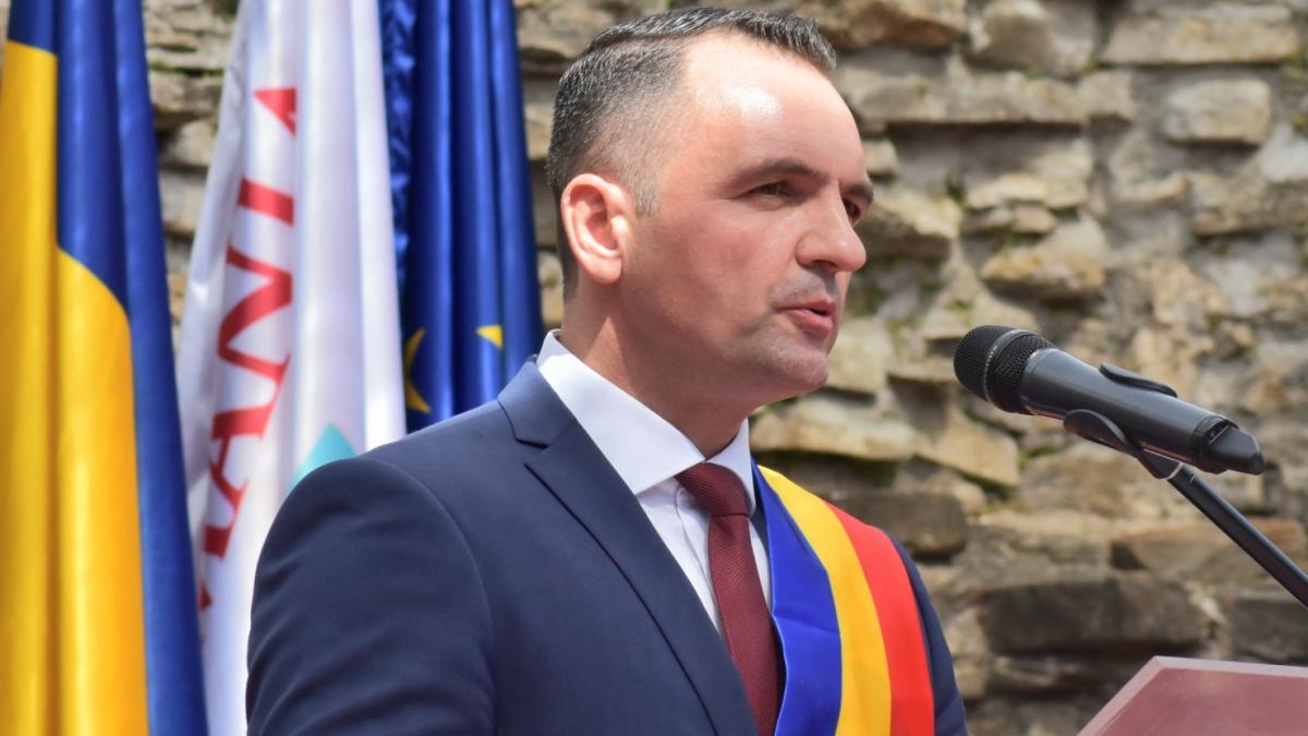 60prc--din-bugetul-targovistei-pe-2022--pentru-dezvoltare--primarul-cristian-stan-avem--un-an-provocator--cu-investitii-masive_05792400