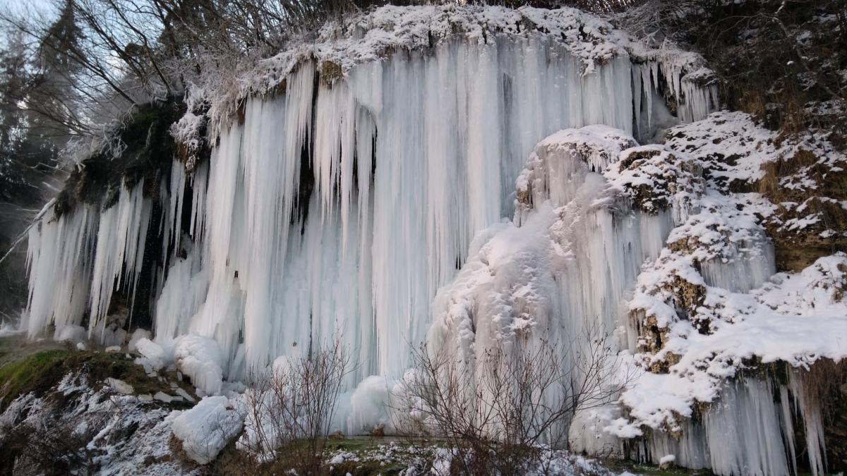 cascada-toplita_79461200