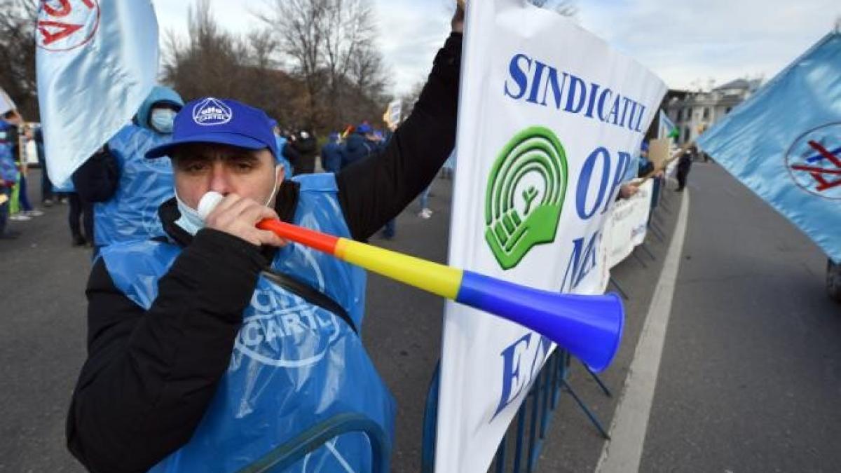 sindicalistii-de-la-alro--protest-in-fata-guvernului_86589500