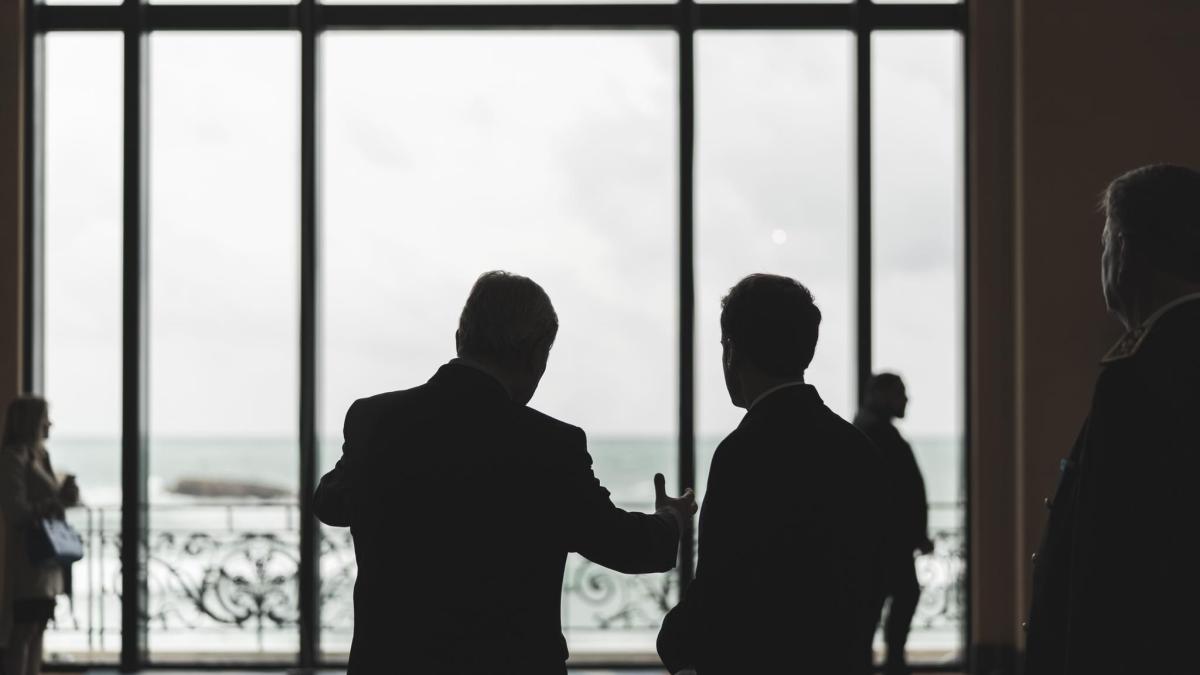 tensiuni-rusia---ucraina--macron--intalnire-cu-putin-si-zelenski--washingtonul--acuzatii-grave-la-adresa-moscovei_16768600