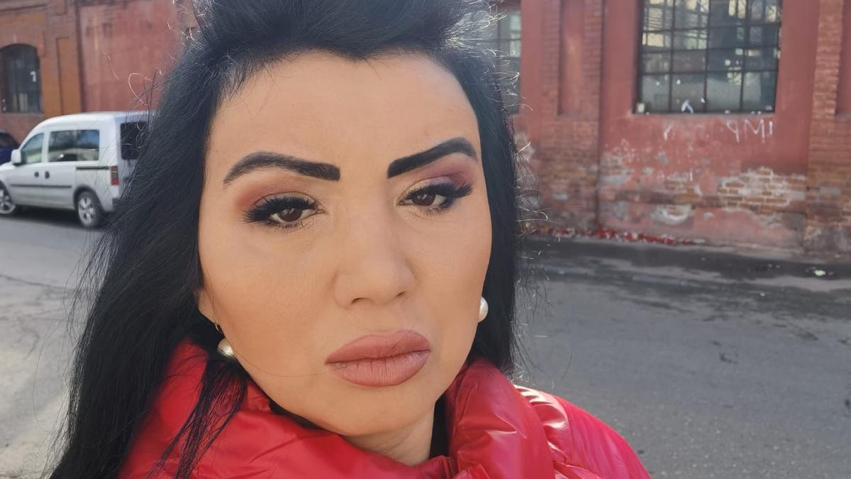 adriana_bahmuteanu_28225500