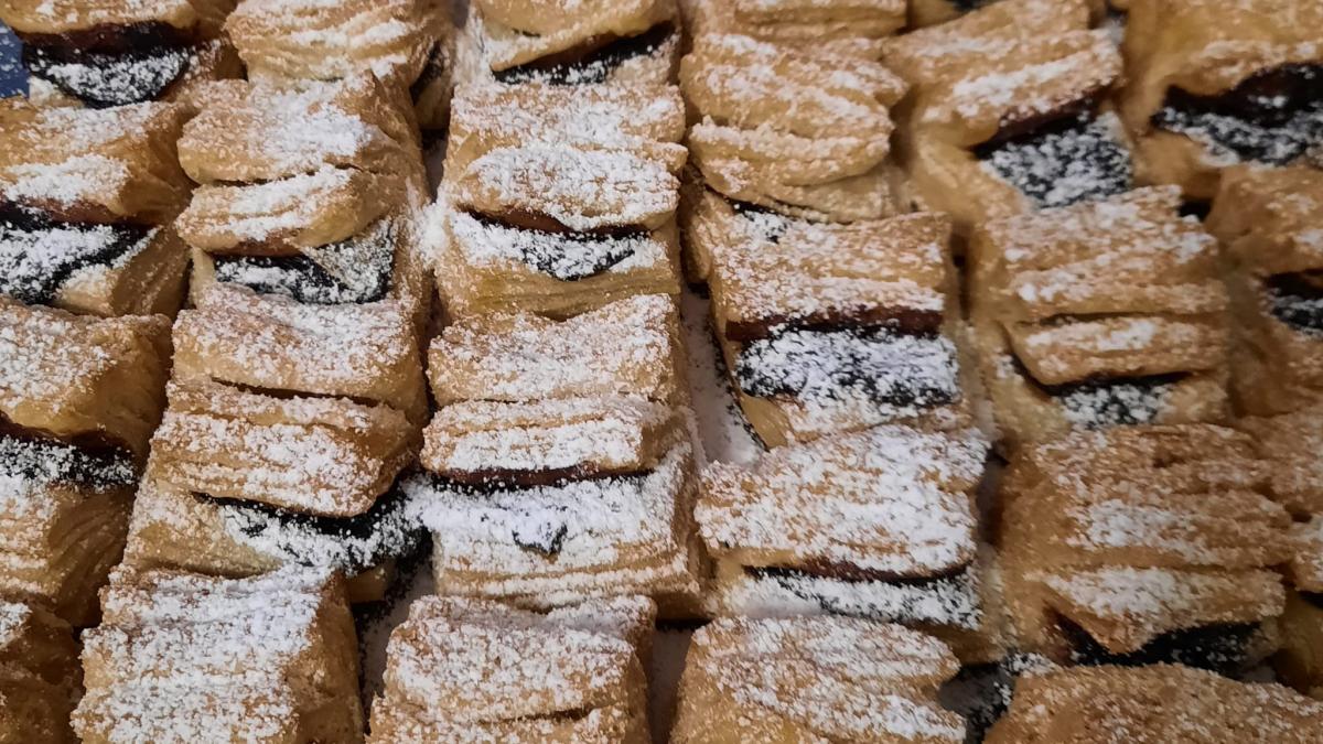 reteta-de-haiose-cu-untura-de-porc--cum-se-prepara-delicioasele-carticele_80548200